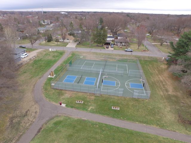 558 113th Lane NW, Coon Rapids, MN 55448