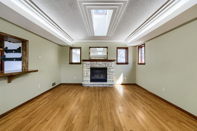 558 113th Lane NW, Coon Rapids, MN 55448