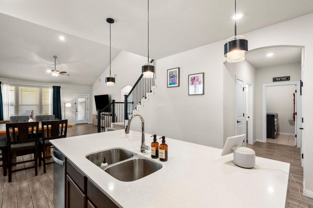 548 Purple Heart DR, Buda, TX 78610