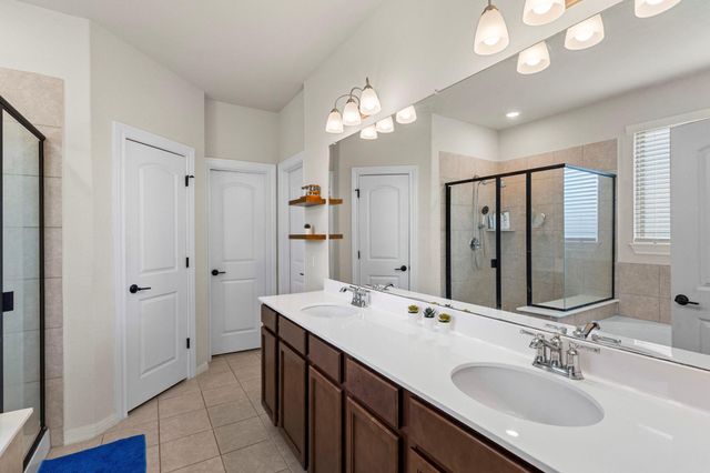 548 Purple Heart DR, Buda, TX 78610