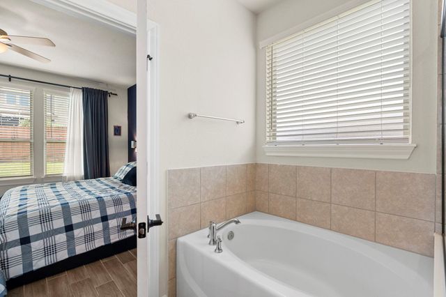 548 Purple Heart DR, Buda, TX 78610
