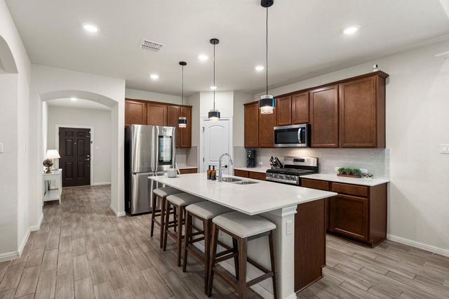548 Purple Heart DR, Buda, TX 78610