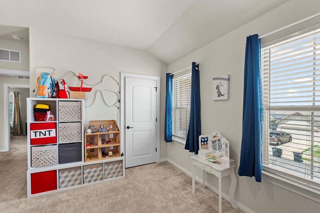 548 Purple Heart DR, Buda, TX 78610