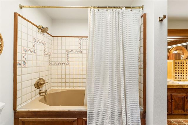 225 River North Drive, Atlanta, GA 30328