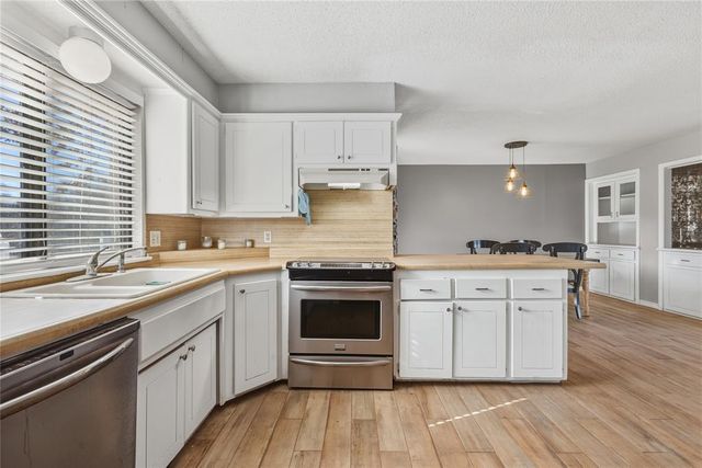 1008 Shelly Lane, Edmond, OK 73034