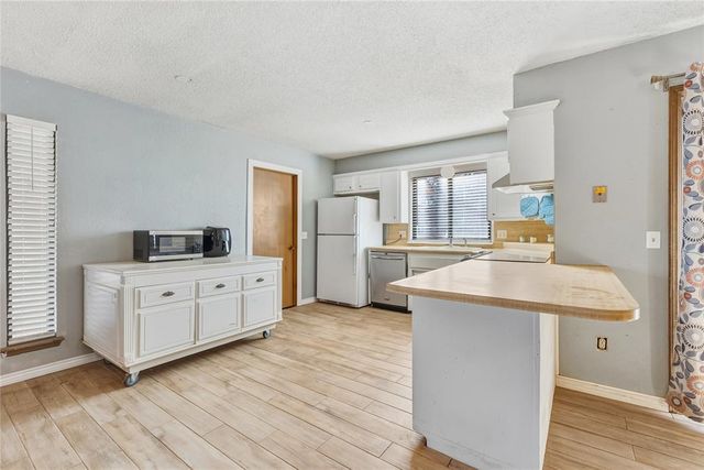 1008 Shelly Lane, Edmond, OK 73034