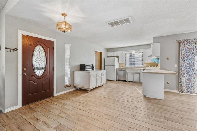 1008 Shelly Lane, Edmond, OK 73034