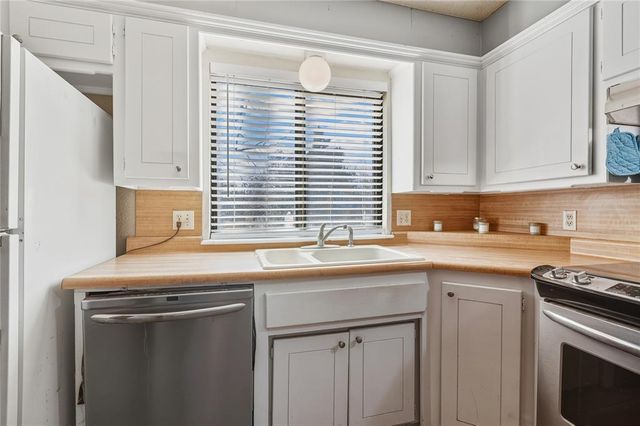 1008 Shelly Lane, Edmond, OK 73034