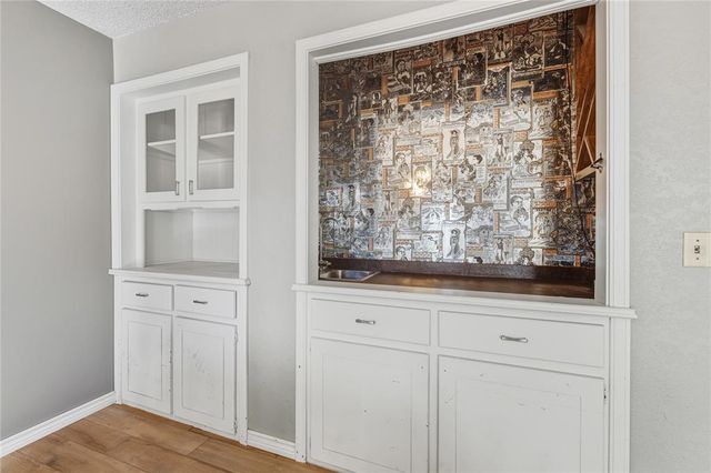 1008 Shelly Lane, Edmond, OK 73034