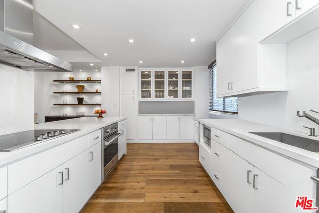 1100 Alta Loma Road 608, West Hollywood, CA 90069