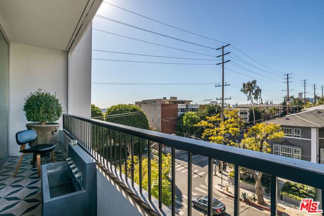 1100 Alta Loma Road 608, West Hollywood, CA 90069