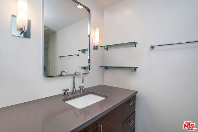 1100 Alta Loma Road 608, West Hollywood, CA 90069