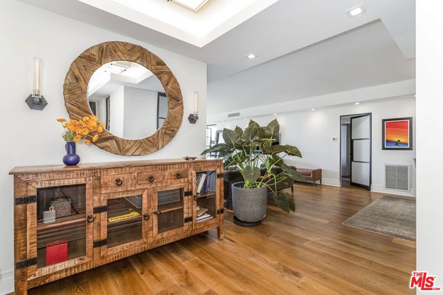 1100 Alta Loma Road 608, West Hollywood, CA 90069