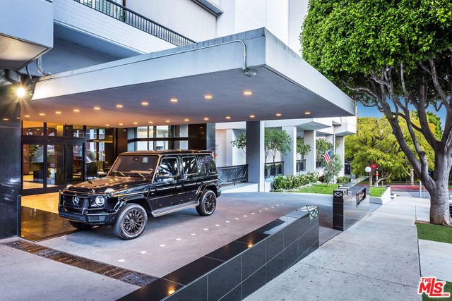 1100 Alta Loma Road 608, West Hollywood, CA 90069