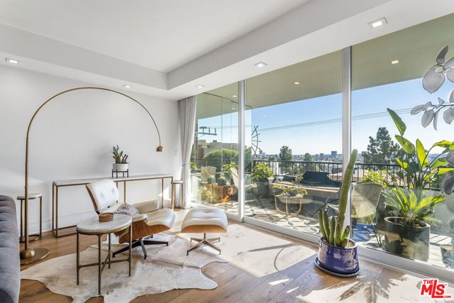 1100 Alta Loma Road 608, West Hollywood, CA 90069