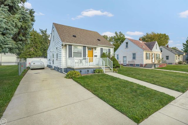 22036 Tuscany Avenue, Eastpointe, MI 48021