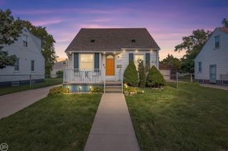 22036 Tuscany Avenue, Eastpointe, MI 48021