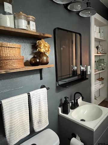 901 RIM OF THE WORLD, Tool, TX 75143