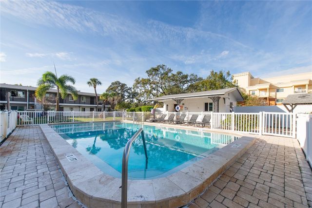 6266 1ST AVENUE S 5, St Petersburg, FL 33707