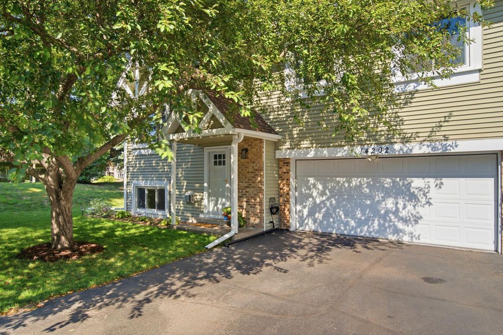 14202 Towers Lane, Eden Prairie, MN 55347