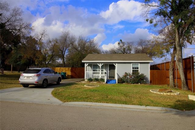 237 Samuel Street, Lewisville, TX 75057