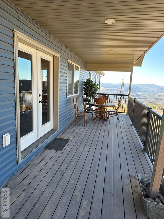 Image 3 of property listing at 1725 Peerless Place, Inkom, ID 83245