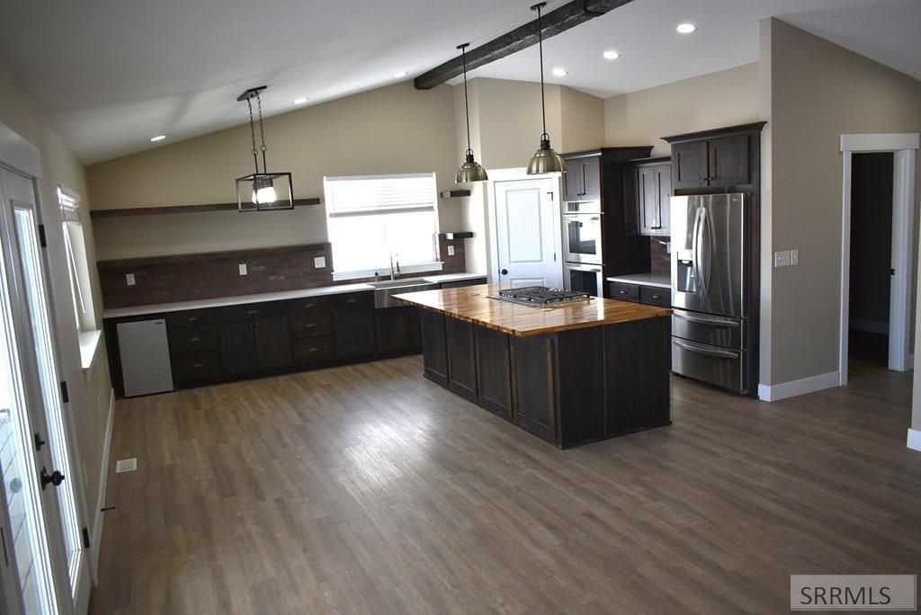 Image 6 of property listing at 1725 Peerless Place, Inkom, ID 83245