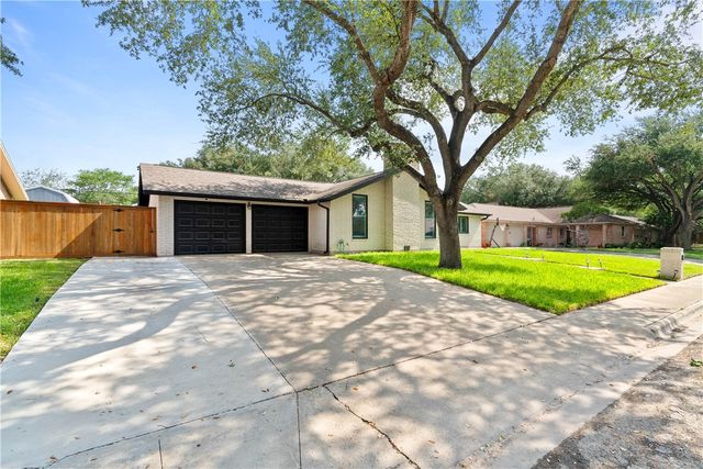 1413 Alta Vista St, Alice, TX 78332