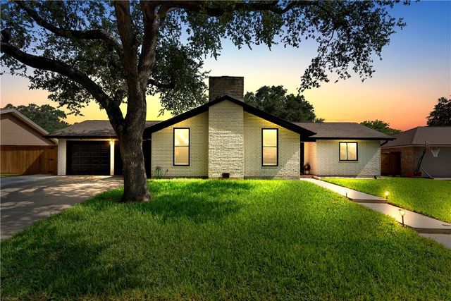 1413 Alta Vista St, Alice, TX 78332