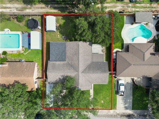1413 Alta Vista St, Alice, TX 78332