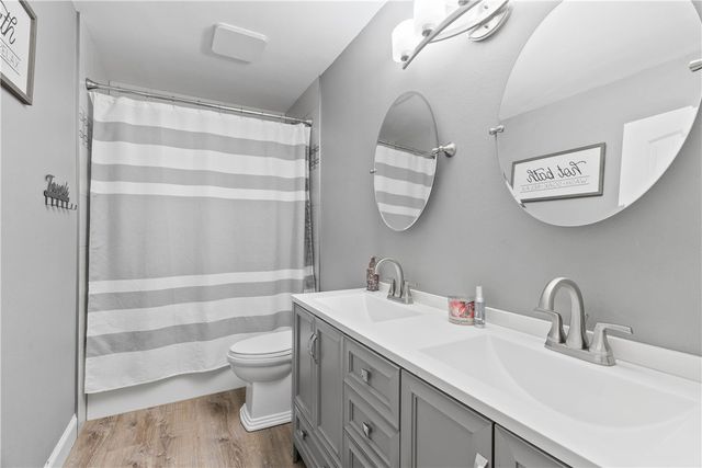 1413 Alta Vista St, Alice, TX 78332