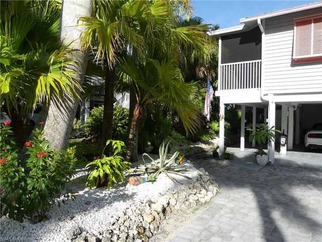 7680 Myrsine CIR, Bokeelia, FL 33922