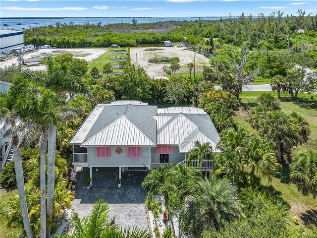 7680 Myrsine CIR, Bokeelia, FL 33922