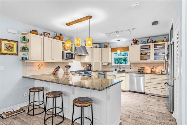 7680 Myrsine CIR, Bokeelia, FL 33922