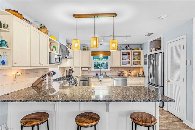 7680 Myrsine CIR, Bokeelia, FL 33922