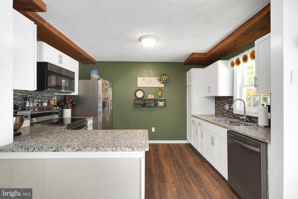 Image 10 of property listing at 21110 CREEK SIDE DR SW, Westernport, MD 21562