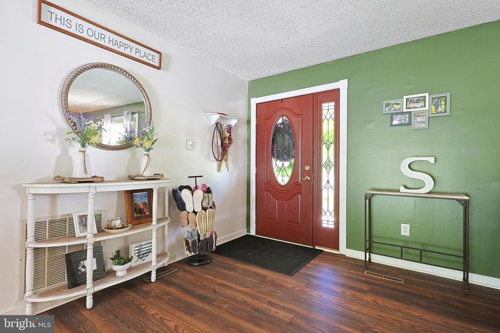 Image 3 of property listing at 21110 CREEK SIDE DR SW, Westernport, MD 21562