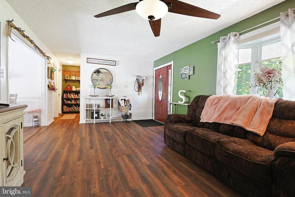 Image 7 of property listing at 21110 CREEK SIDE DR SW, Westernport, MD 21562