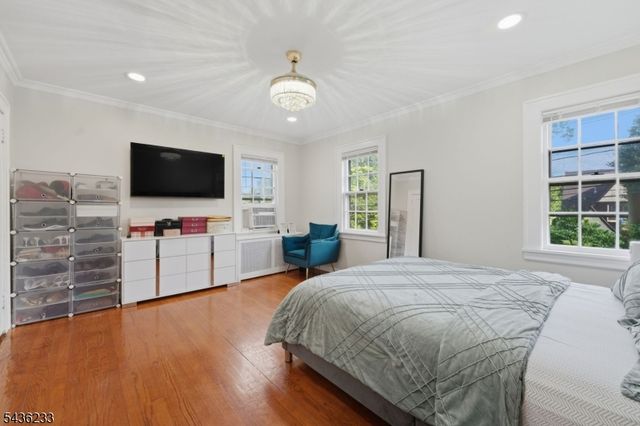 285 W Hudson Ave, Englewood City, NJ 07631