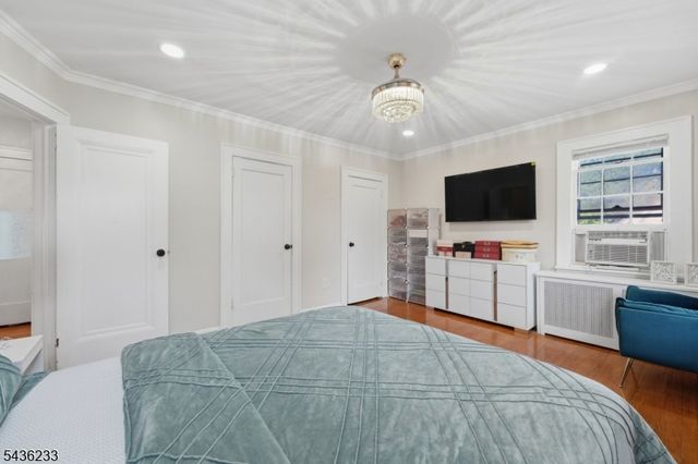 285 W Hudson Ave, Englewood City, NJ 07631