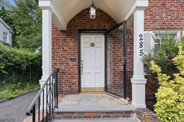 285 W Hudson Ave, Englewood City, NJ 07631