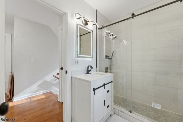 285 W Hudson Ave, Englewood City, NJ 07631