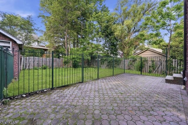 285 W Hudson Ave, Englewood City, NJ 07631