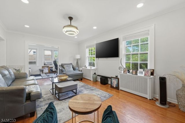 285 W Hudson Ave, Englewood City, NJ 07631