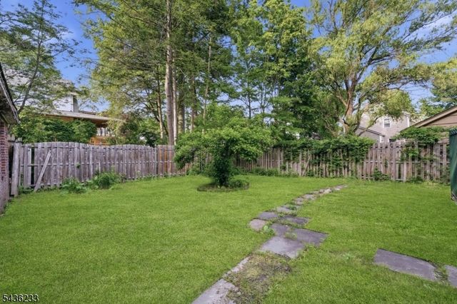 285 W Hudson Ave, Englewood City, NJ 07631