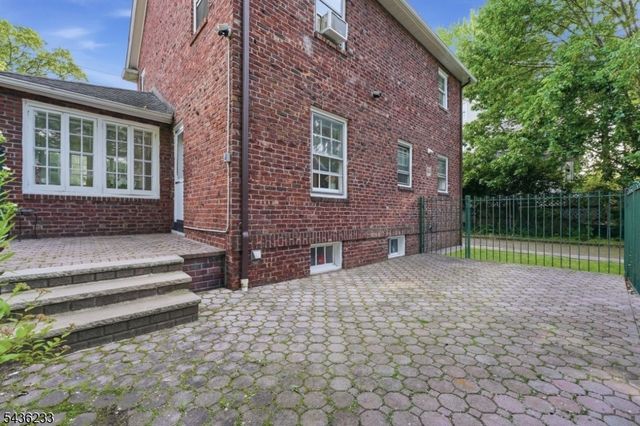 285 W Hudson Ave, Englewood City, NJ 07631