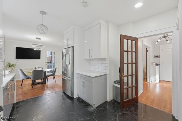 285 W Hudson Ave, Englewood City, NJ 07631