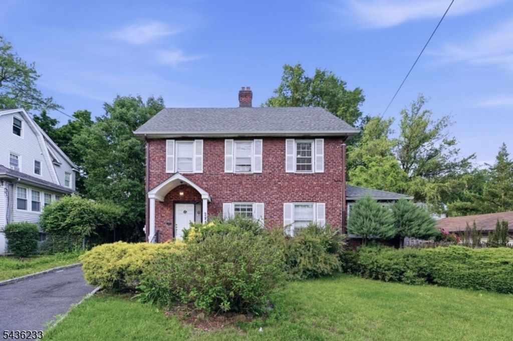 285 W Hudson Ave, Englewood City, NJ 07631