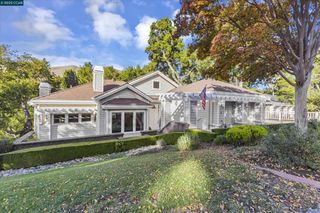 31 Merrill Cir S, Moraga, CA 94556