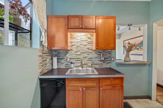 1561 Spring Lawn Avenue, Cincinnati, OH 45223